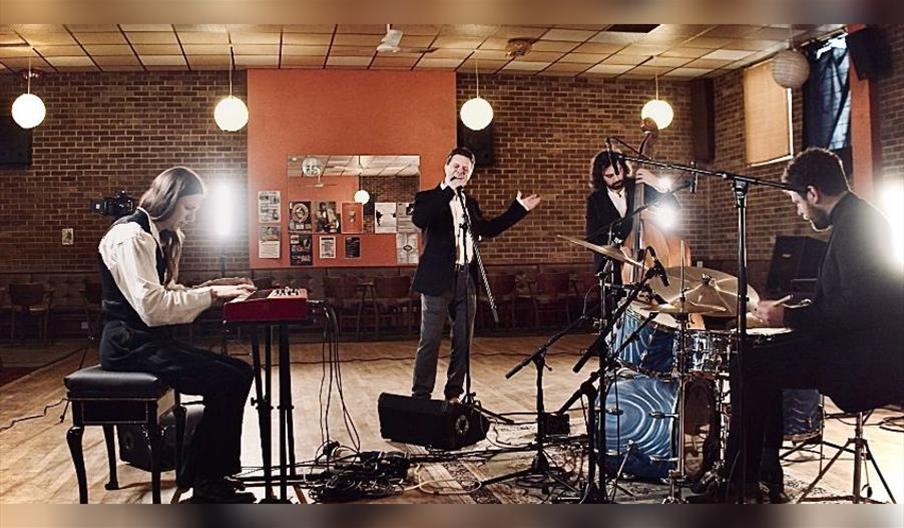 Sunnymoon Jazz Band - Rat Pack Christmas