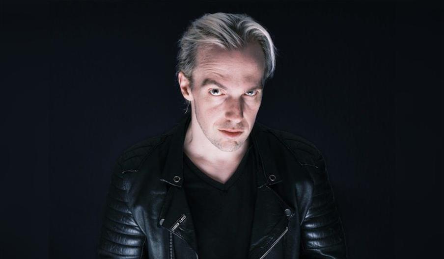 Laff-Uccino With John Robertson, Rosie Jones, Yuriko Kotani & More